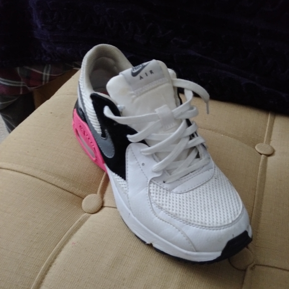 Nike Shoes - Nike Air max